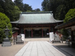 塩竃神社境内